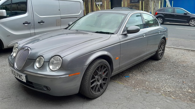 Jaguar-S Type  Se Diesel-Dt V6 Auto